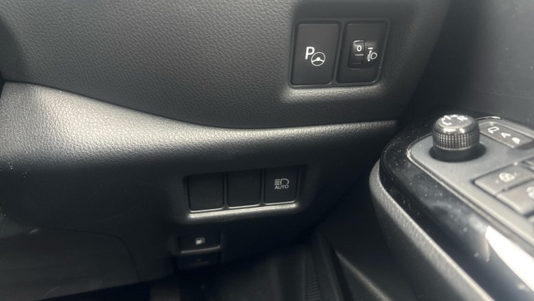 Toyota C-HR 1.8 Hybrid Design 5dr CVT Hybrid Hatchback